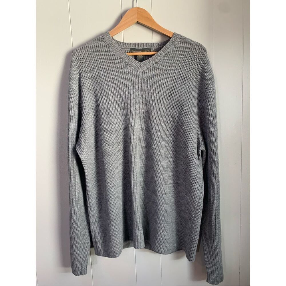 Banana Republic Men's V-Neck 100% Wool Pullover Sweater Large
